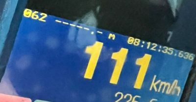 111 km/h w terenie zabudowanym. Prawo jazdy zatrzymane
